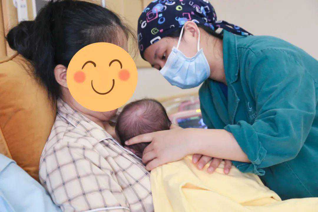 26周980克早产儿经128天救治康复出院 产妇曾两度子宫破裂